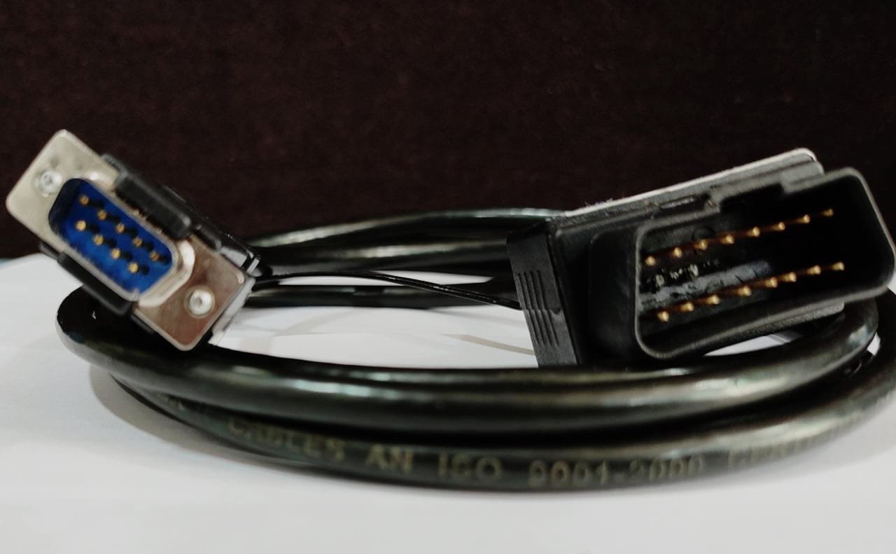Mahindra Smart OBD-II Male to DB9 male Cable.